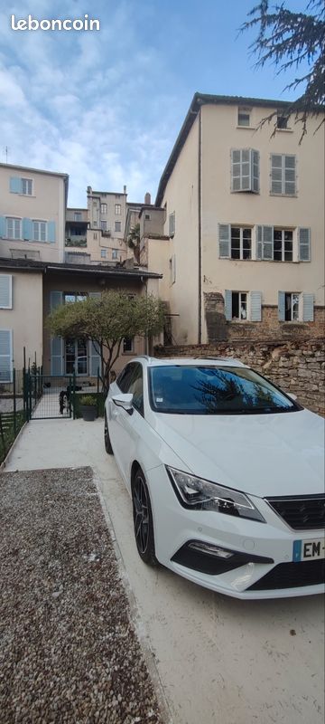 Parking 2 pièces 50 m² · à Trévoux · 50 m² · 930 €/mois