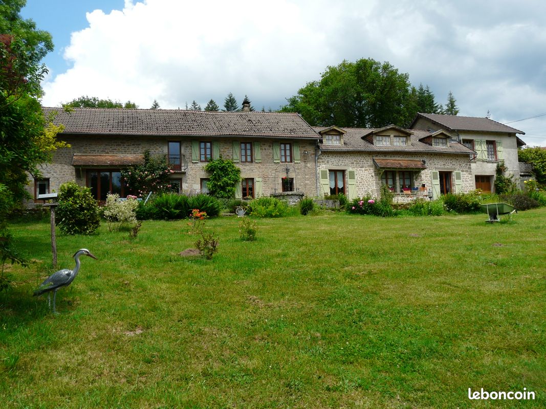 Maison 9 pièces 330 m² · à Saint-Léger-la-Montagne · 330 m² · 268 000 €