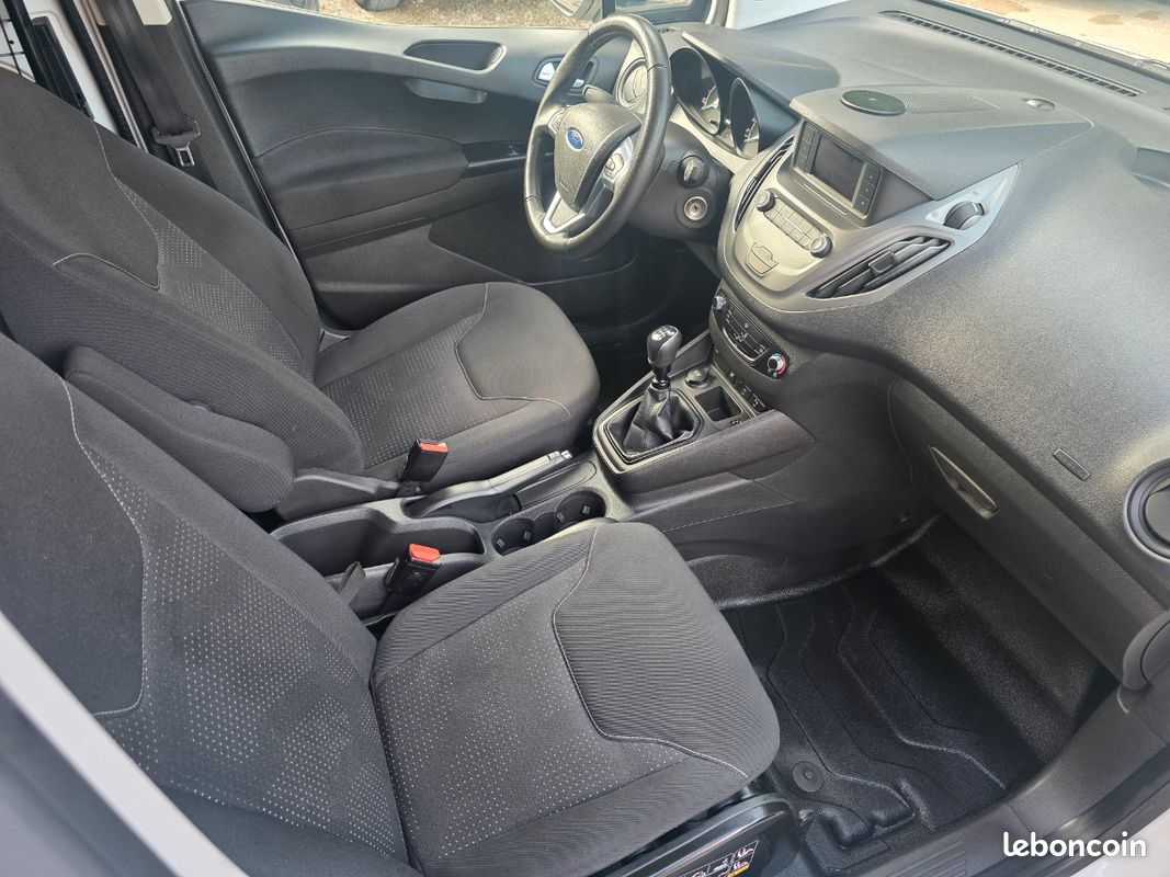 ✅ford transit courrier 1.6 tdci 75 ch trend ⏩️ double porte laterale ⏩️boite 6 vitesses ⏩️sans ad blue ⏩️premiere main⏩️ radar de recul avant et arriere (image 8)