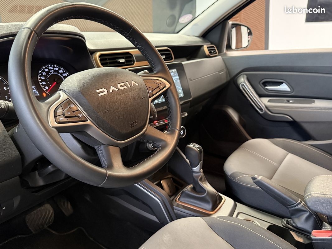 Dacia DUSTER 1.3 TCE 150CV BVA 4X2 PACK EXTREME / GPS / CAMERA / CARPLAY (LAURENT AUTO) (image 17)
