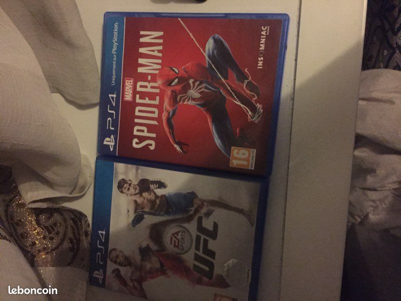 Je vend une PS4 1to + manette gaming + 4jeux (image 3)