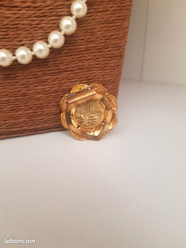 Pince à Foulard Vintage Fleur Dorée Et Nacrée - Signé Germany - Très Bon état