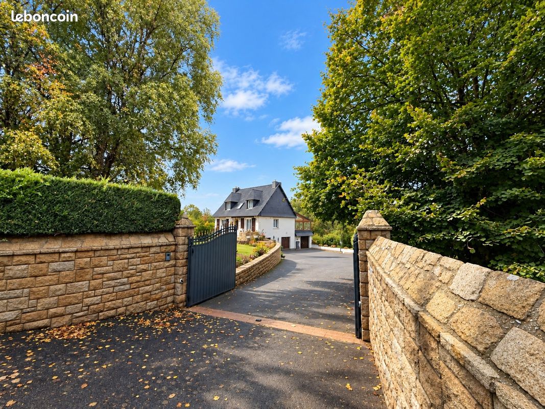 Maison 7 pièces 177 m² · à Saint-Caradec · 177 m² · 299 000 €