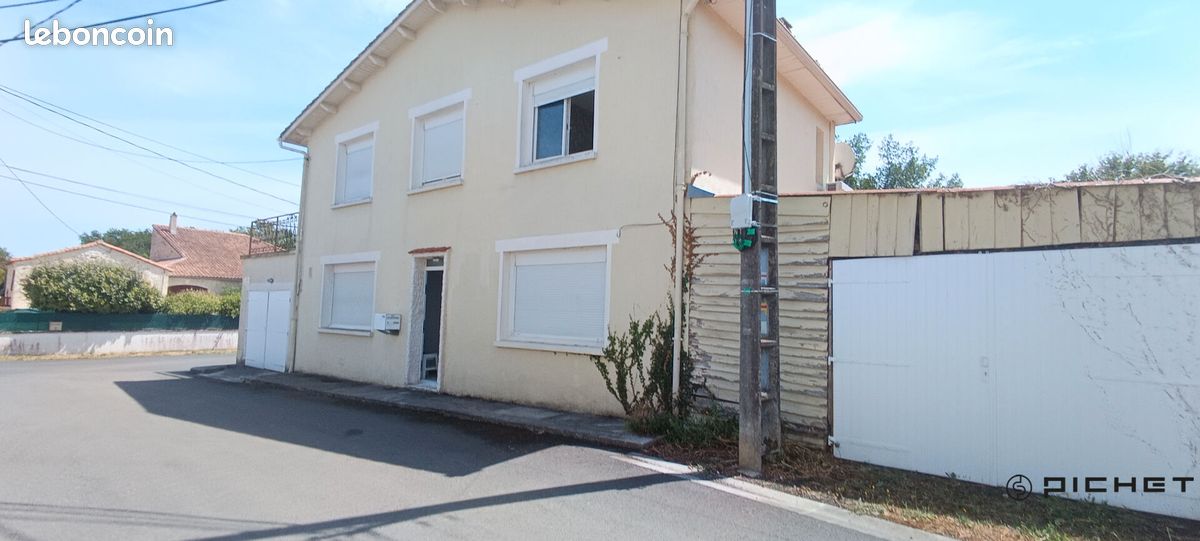 Maison 4 pièces 104 m² · à Dirac · 104 m² · 148 000 €
