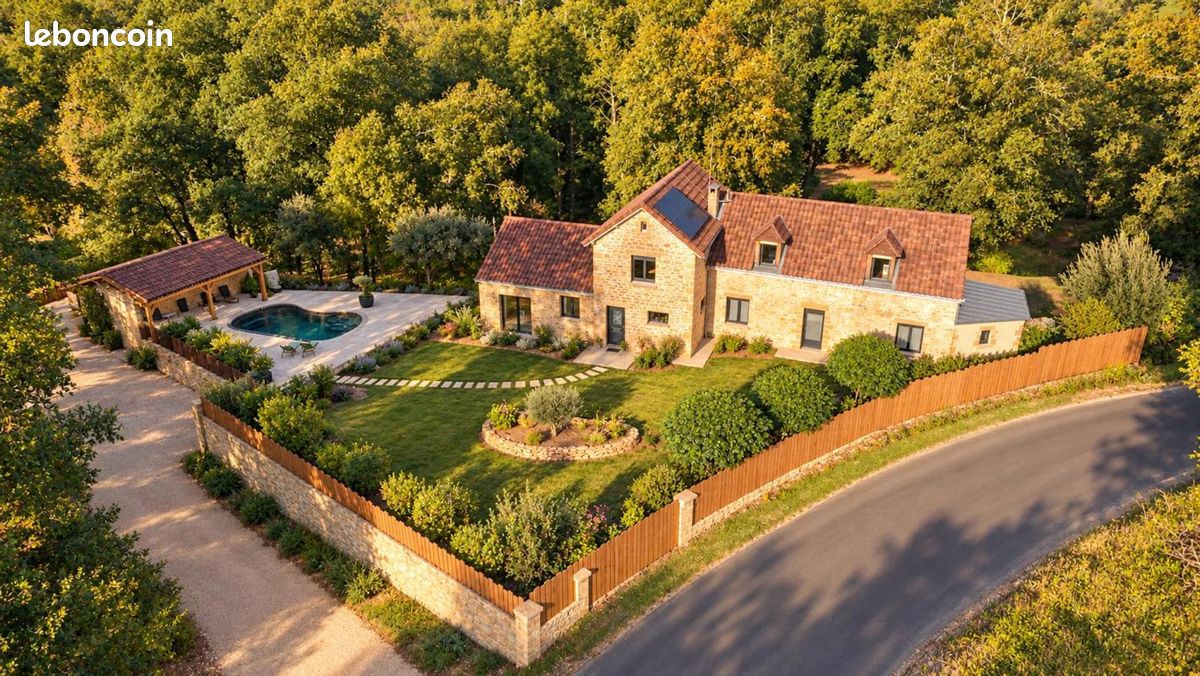 Maison 14 pièces 407 m² · à Prats-de-Carlux · 407 m² · 1 080 000 €