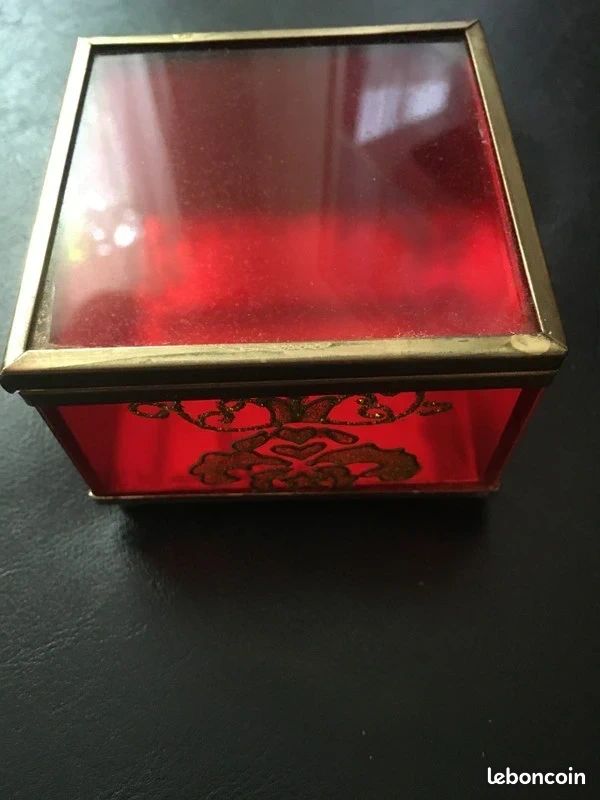 Coffre à bijoux en verre et laiton véritable rouge et or (image 1)