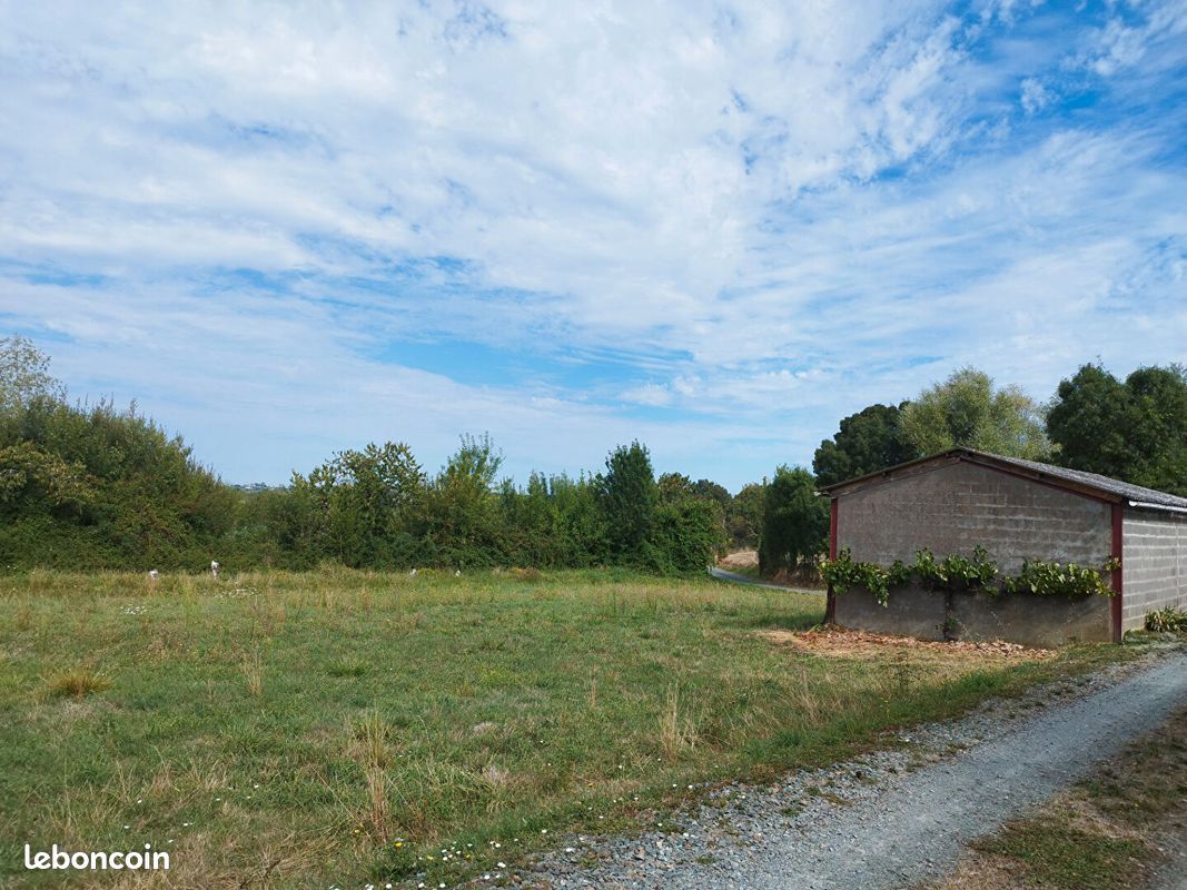 Terrain 1515 m² · à Val-du-Layon · 1 515 m² · 97 400 €