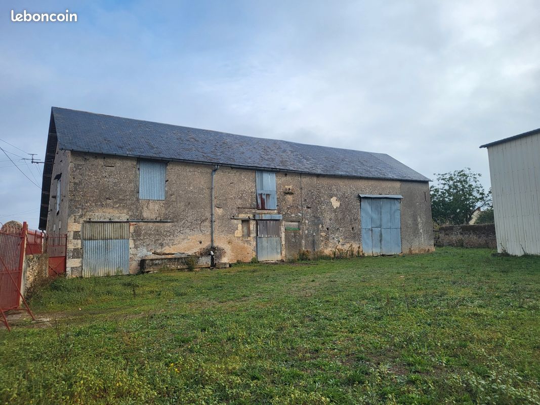Maison 8 pièces 996 m² · à Thénezay · 996 m² · 73 900 €