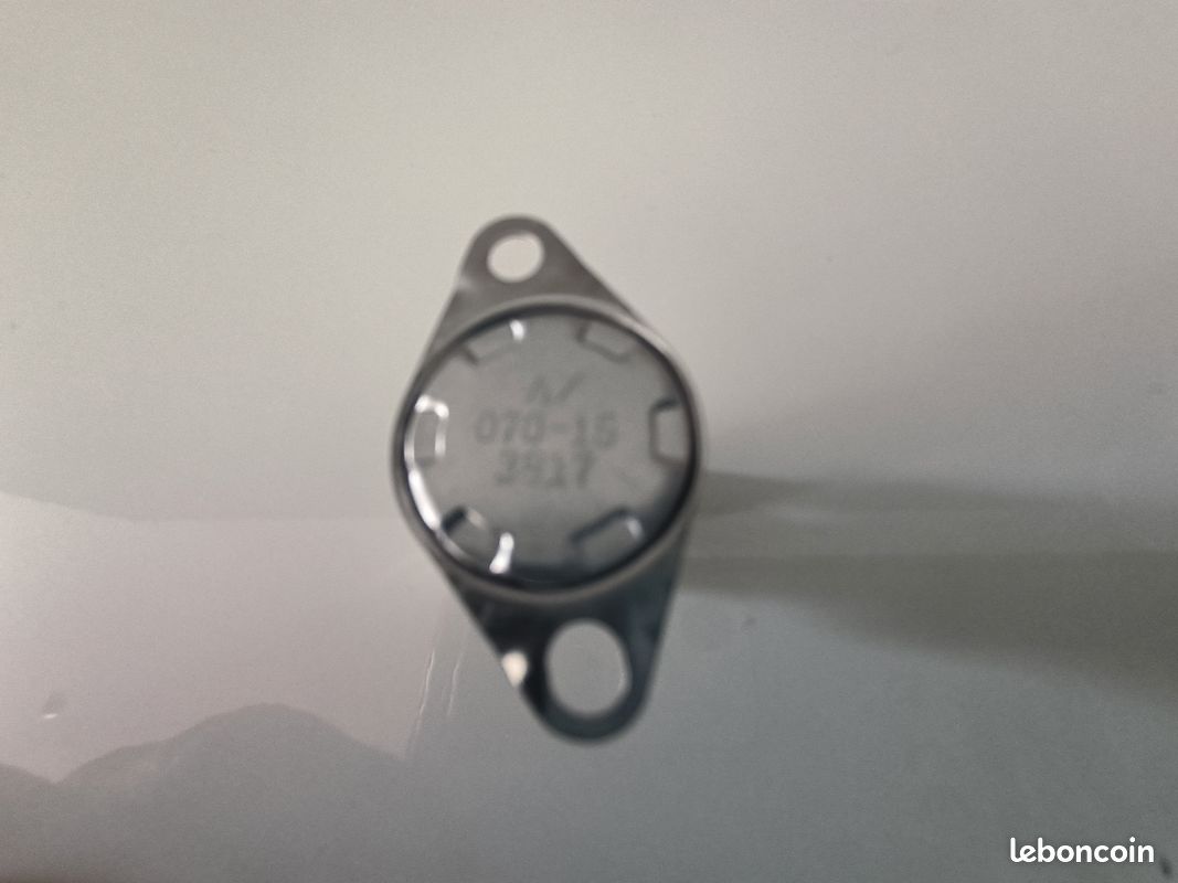Thermostat RS PRO ouverture à 70°C, Bimétallique, 0°C à +150°C, NF (image 2)