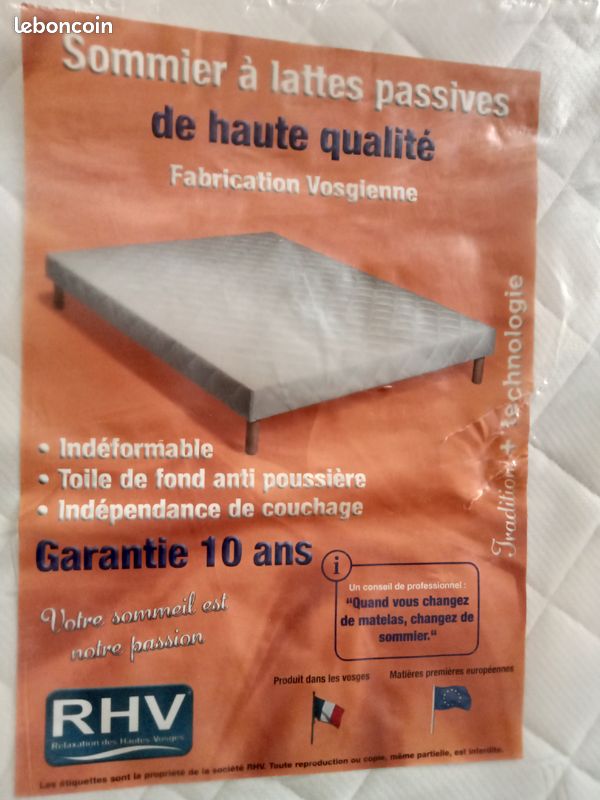 Sommier blanc à lattes dures de marque VOSGES LITERIE, très bon état (image 3)