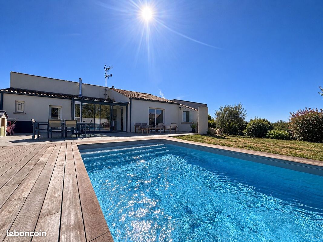 Maison 5 pièces 140 m² · à Angoulins · 140 m² · 597 800 €