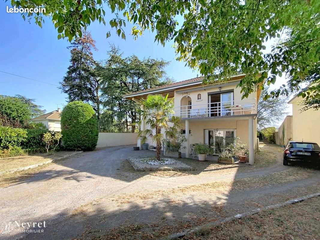 Maison 5 pièces 160 m² · à Andrézieux-Bouthéon · 160 m² · 249 000 €