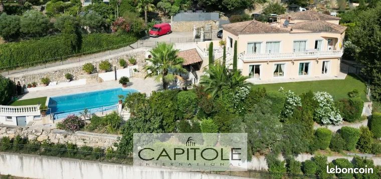 Villa 11 pièces 348 m²