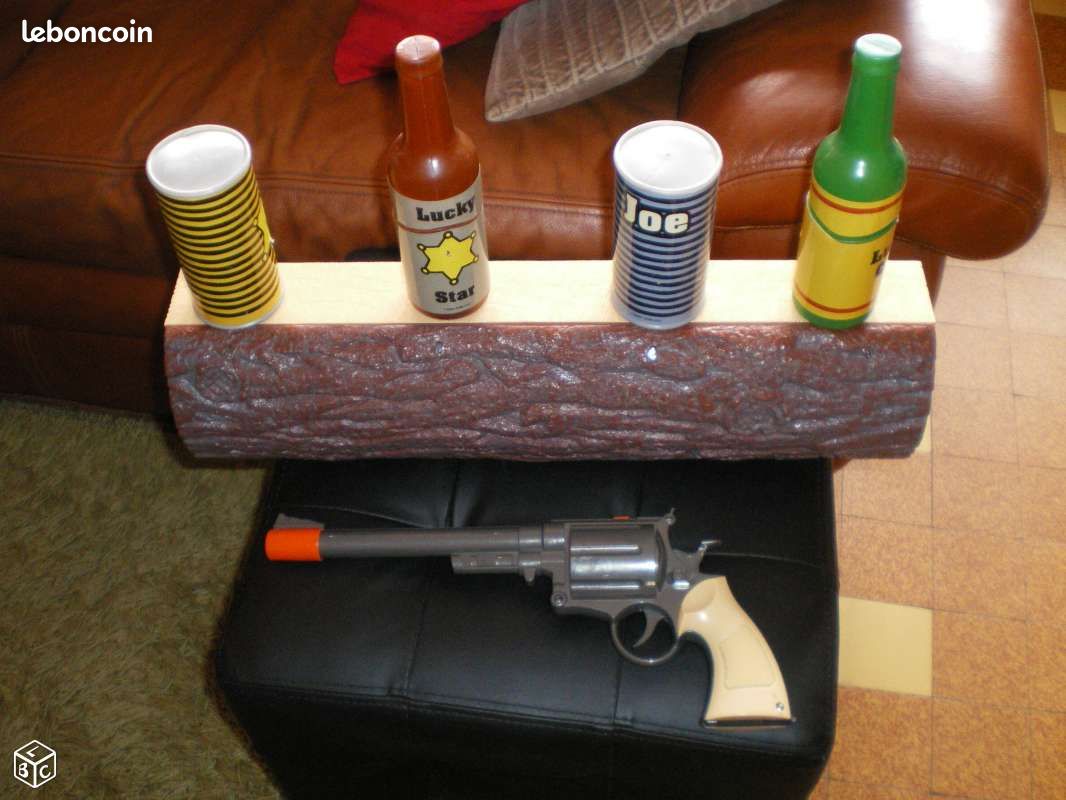 Bûche et acessoires + revolver (image 1)