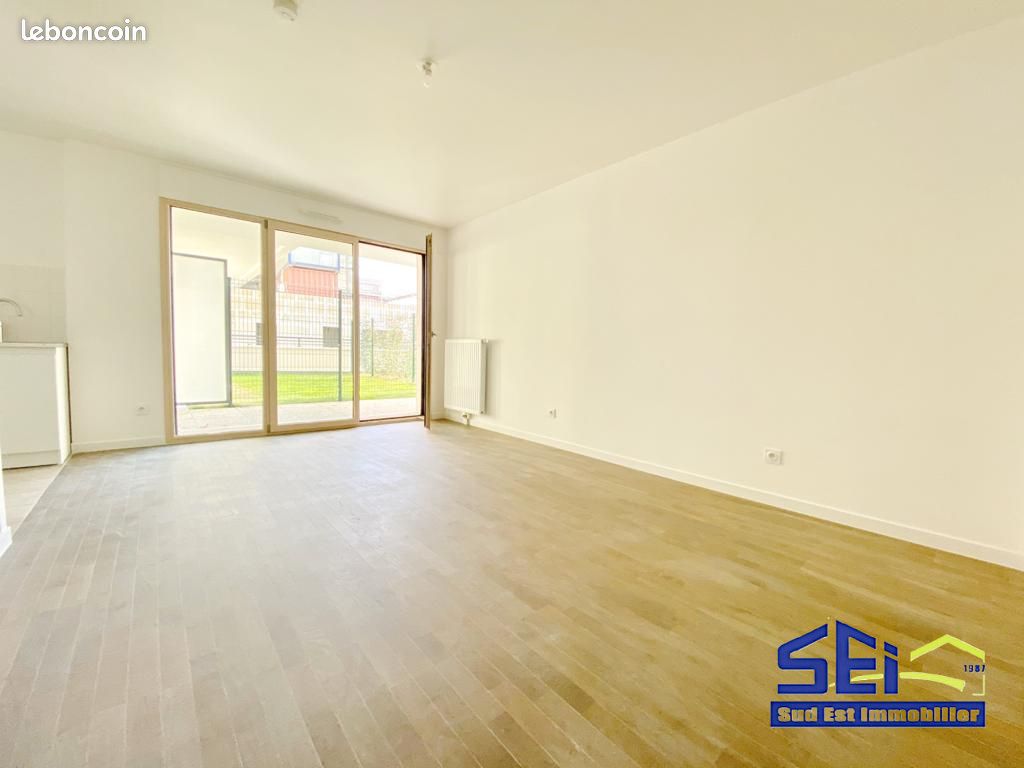 Appartement 1 pièce 28 m² · à Saint-Maurice · 28 m² · 897 €/mois