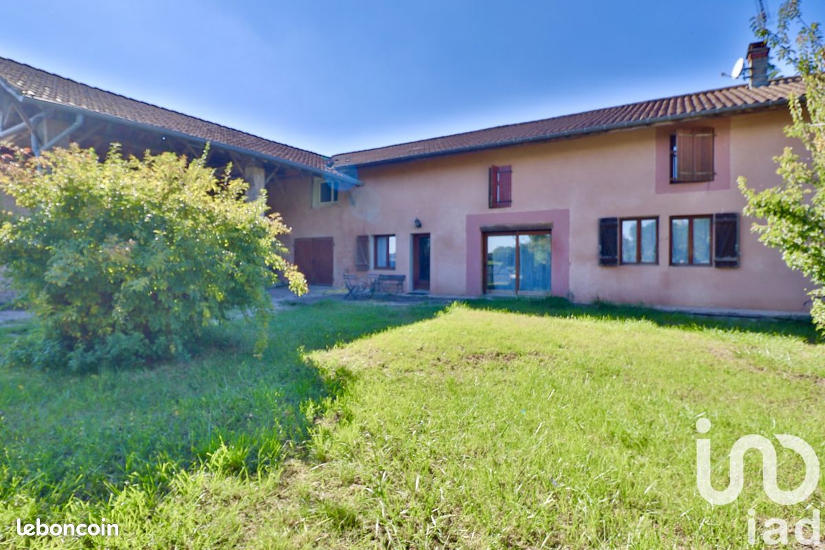 Maison 8 pièces 199 m² · à Sermoyer · 199 m² · 239 000 €