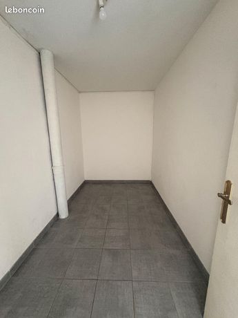 https://img.leboncoin.fr/api/v1/lbcpb1/images/fb/91/12/fb9112afa34580af17a7c5a7e583acd63a2aac14.jpg?rule=ad-image