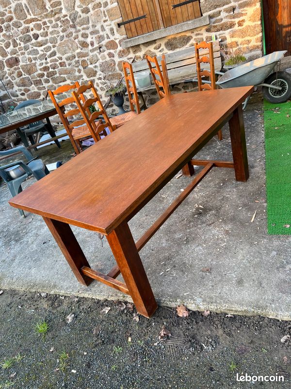 Table en bois et 6 chaises (image 1)