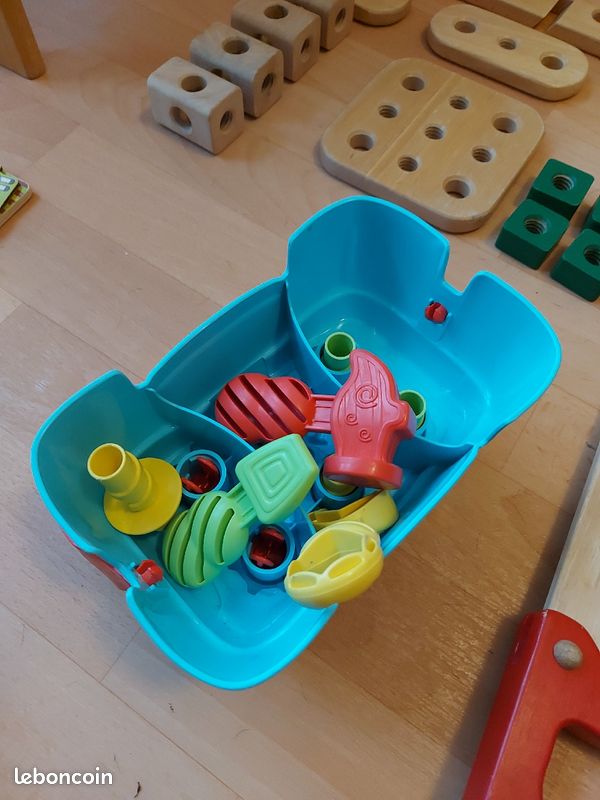 Etabli bois + lot jouets bébé (image 4)