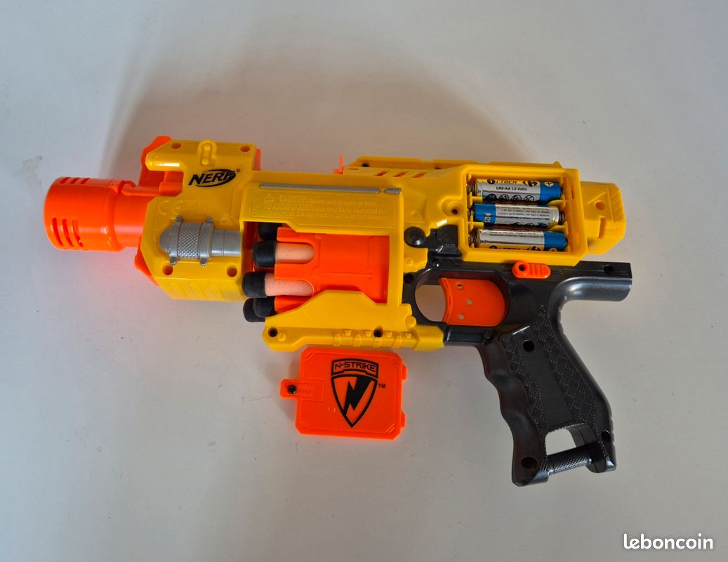 Pistolet avec cartouches (image 1)