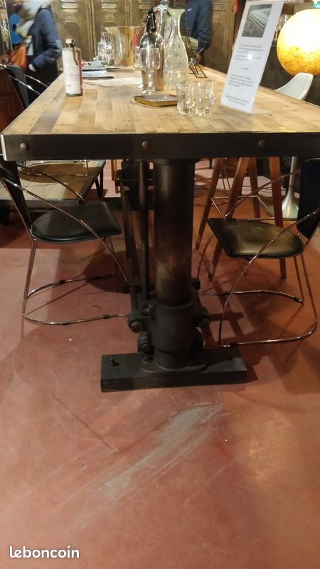 Magnifique table industrielle (image 2)