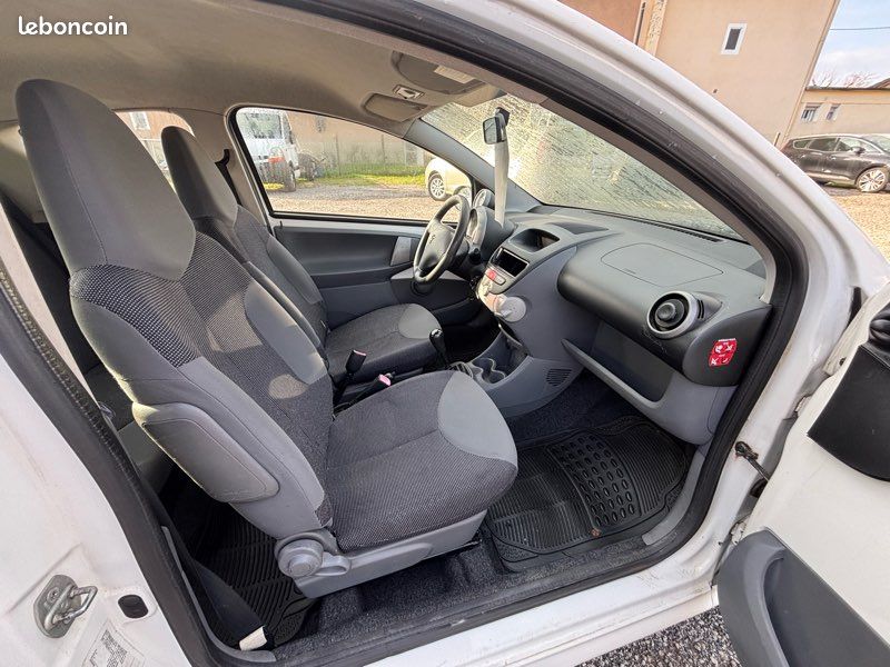 Peugeot 107 / 1.4 HDI / 75000 km (image 7)