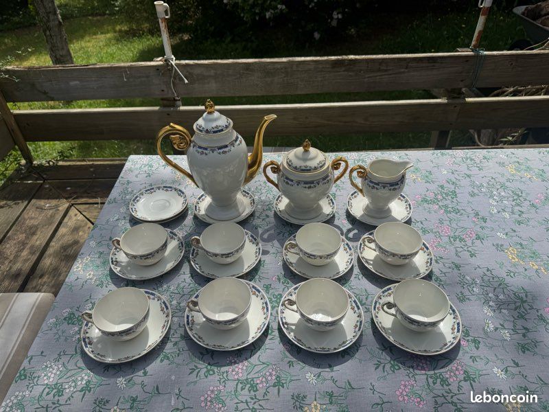 Service à café en porcelaine de Limoges T&V – complet (image 1)