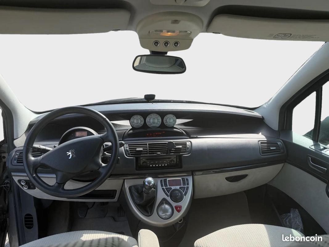 Peugeot 807 2.0 HDi 163ch Premium 8 Places Xenon Webasto (image 9)