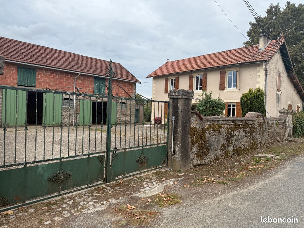 Maison 7 pièces 150 m² · à Sauvagnon · 150 m² · 240 000 €