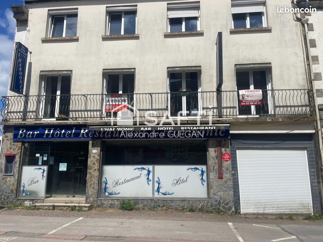 Local commercial 300 m² · à Pluméliau-Bieuzy · 300 m² · 195 000 €