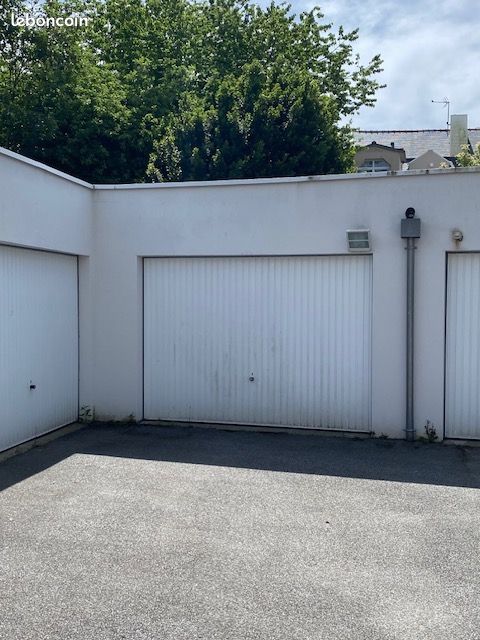 Garage sécurisé hyper centre · à Hennebont · 35 000 €