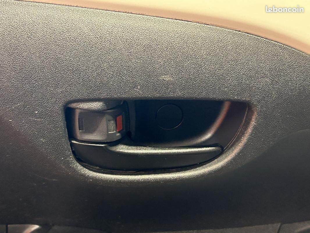 Peugeot 108 1.0 VTi 69 Active Top (image 31)