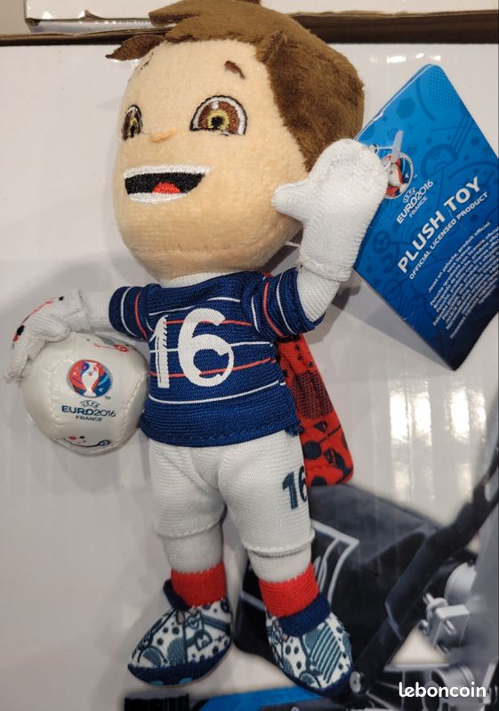Mascotte en porte clé sous emballage et peluche 38 cm UEFA Euro 2016 France Neuf