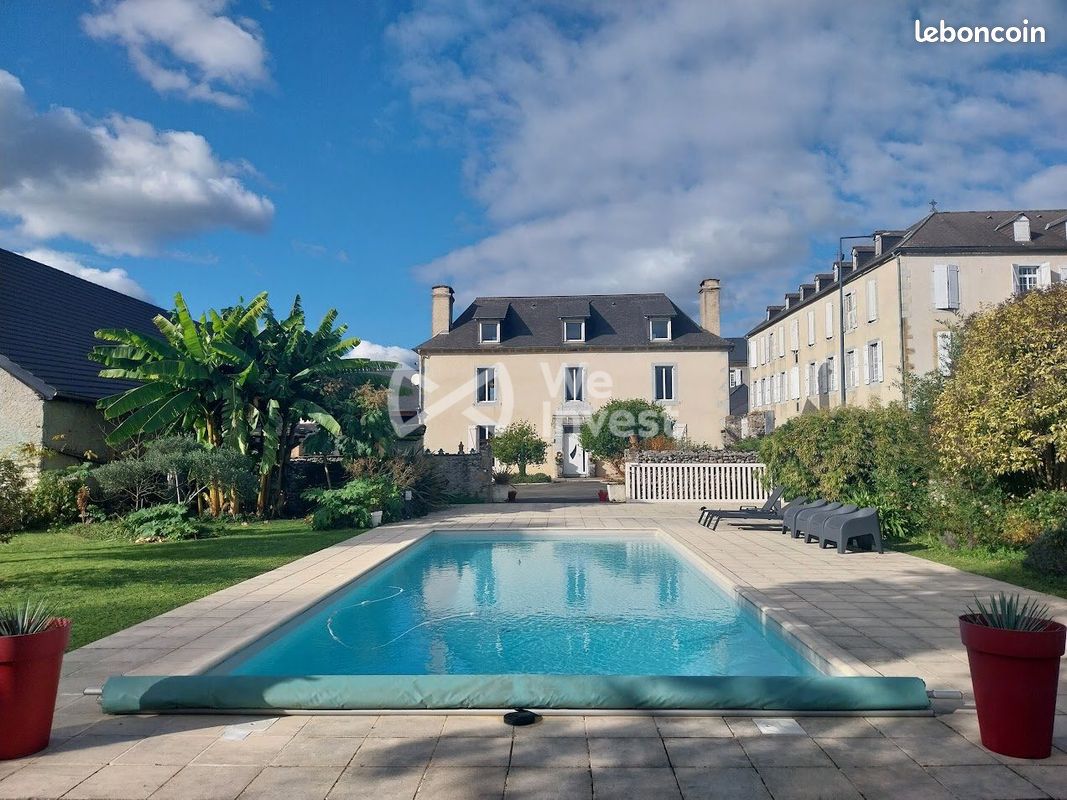 Maison 7 pièces 280 m² · à Igon · 280 m² · 549 000 €