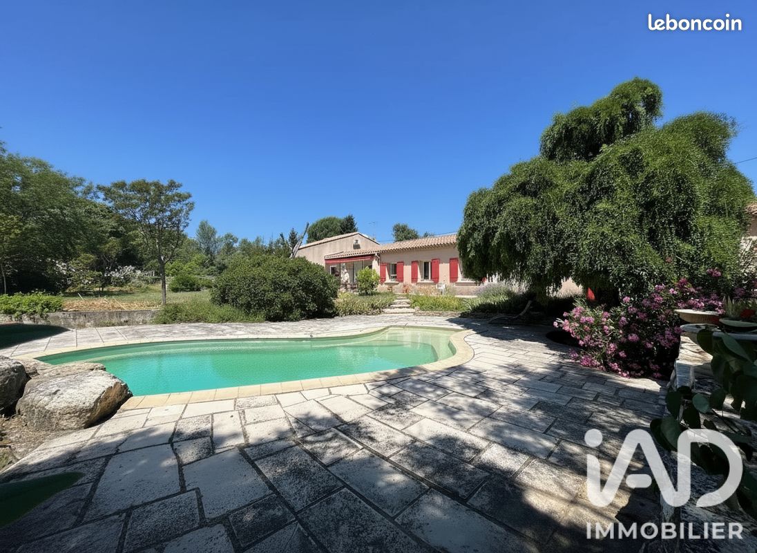 Maison 8 pièces 303 m² · à Tavel · 303 m² · 670 000 €