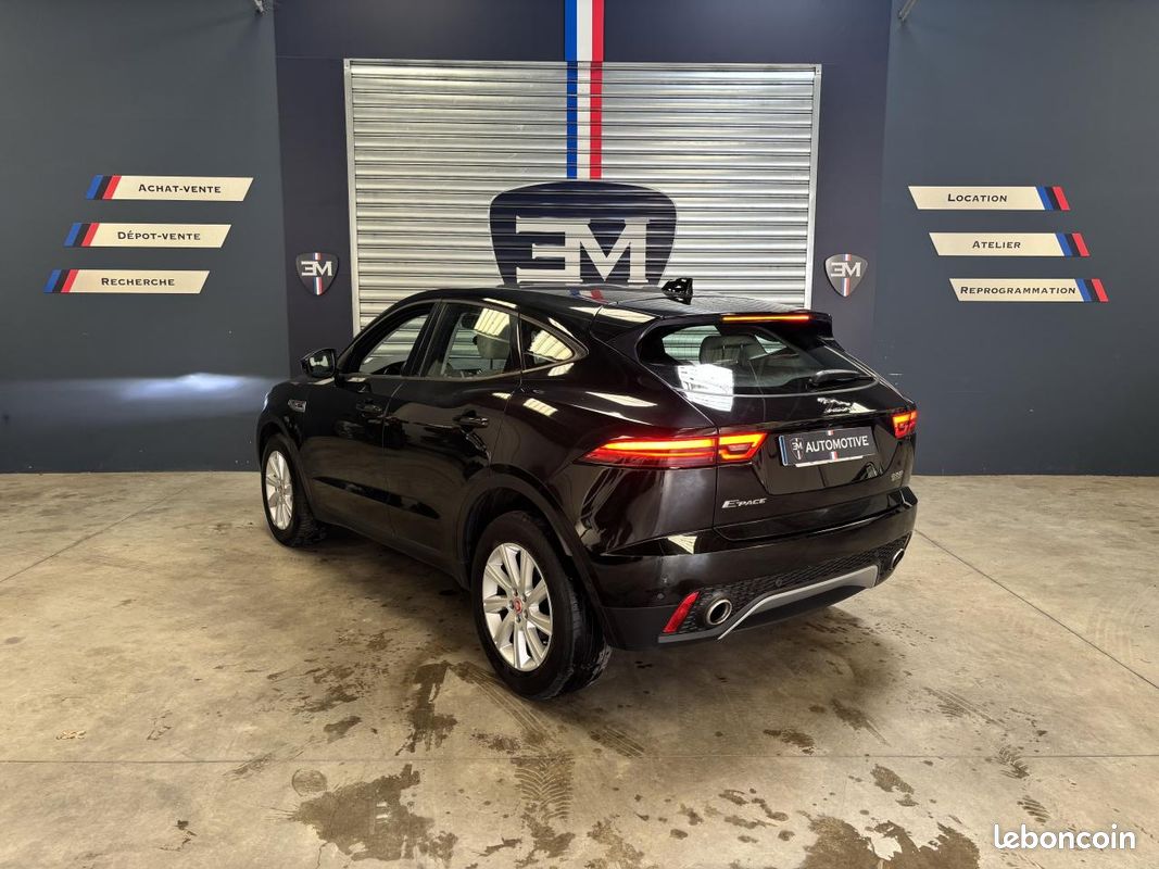 JAGUAR E-PACE D150 - AWD - BVA S PHASE 1 - CARPLAY - Toit ouvrant (image 4)