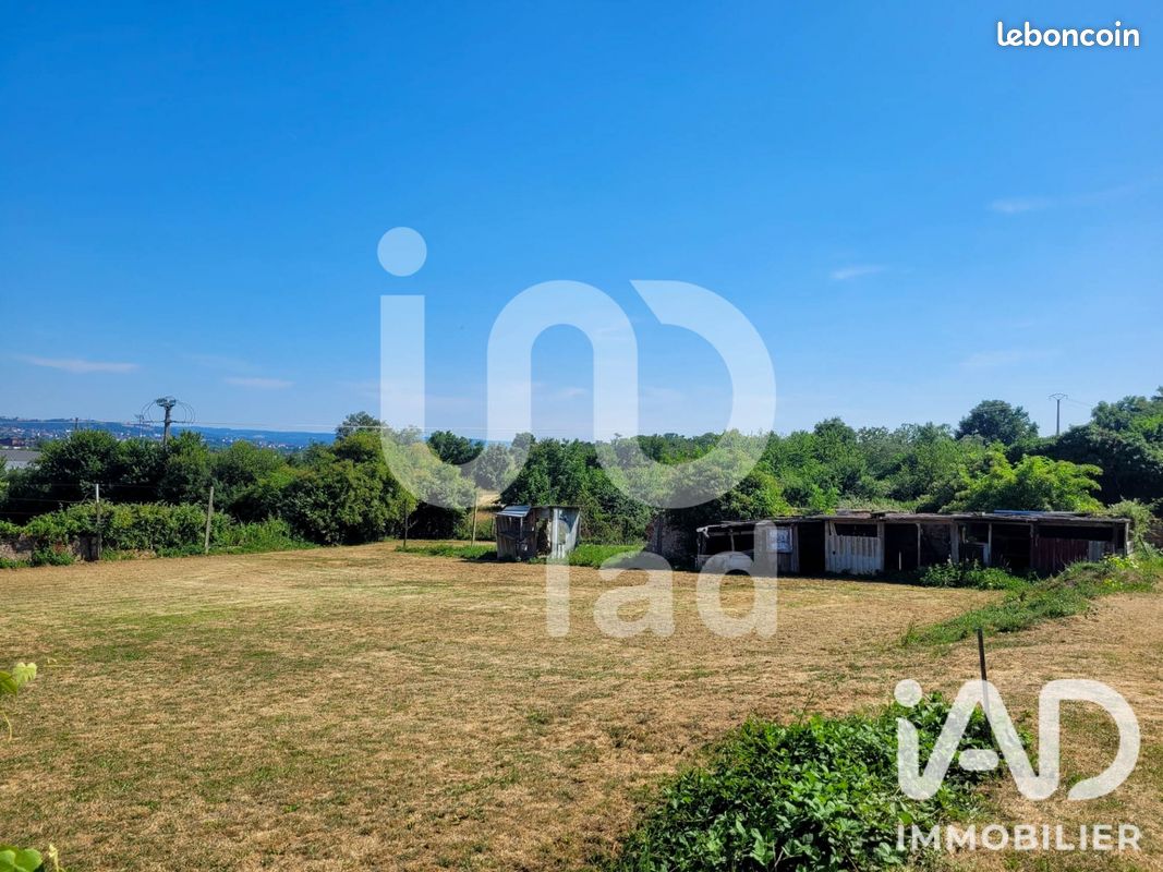 Terrain 2964 m² · à Saint-Victor · 2 964 m² · 32 500 €