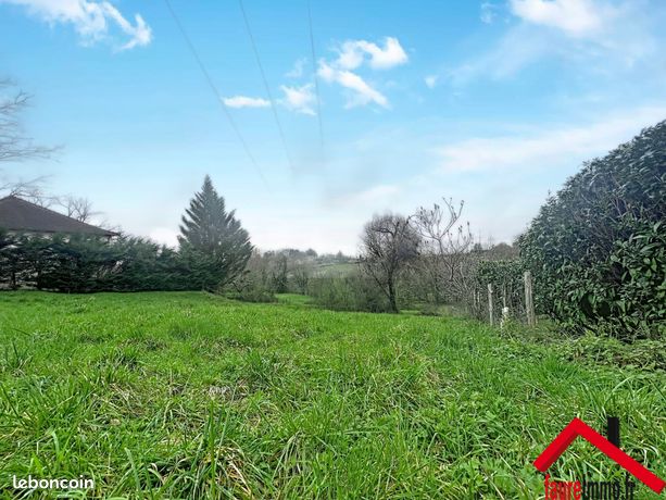 Terrain 1800 m² Ussac