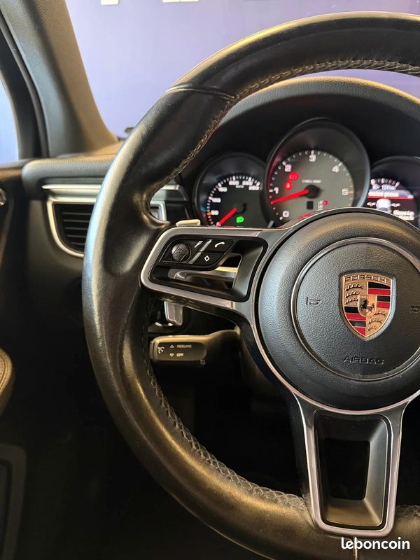 PORSCHE Macan 3.0 D 258ch S Diesel - 2016 - 143 500 km - Suivi complet - Attelage Amovible (image 12)