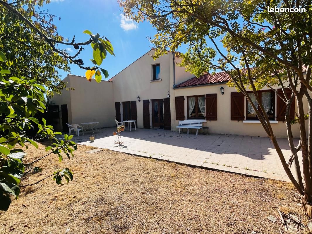 Maison 6 pièces 151 m² · à La Jarrie · 151 m² · 399 000 €