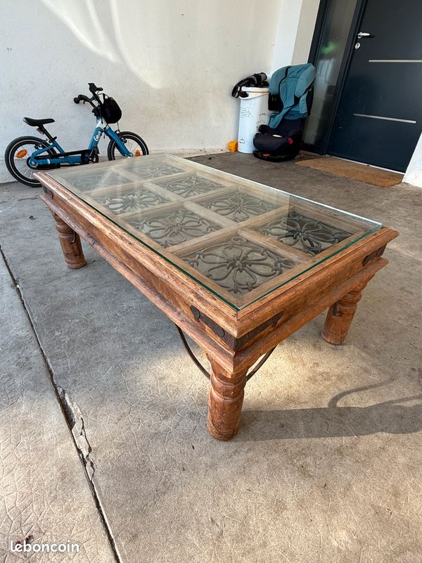 Table basse coloniale en bois et métal – pièce unique (image 3)