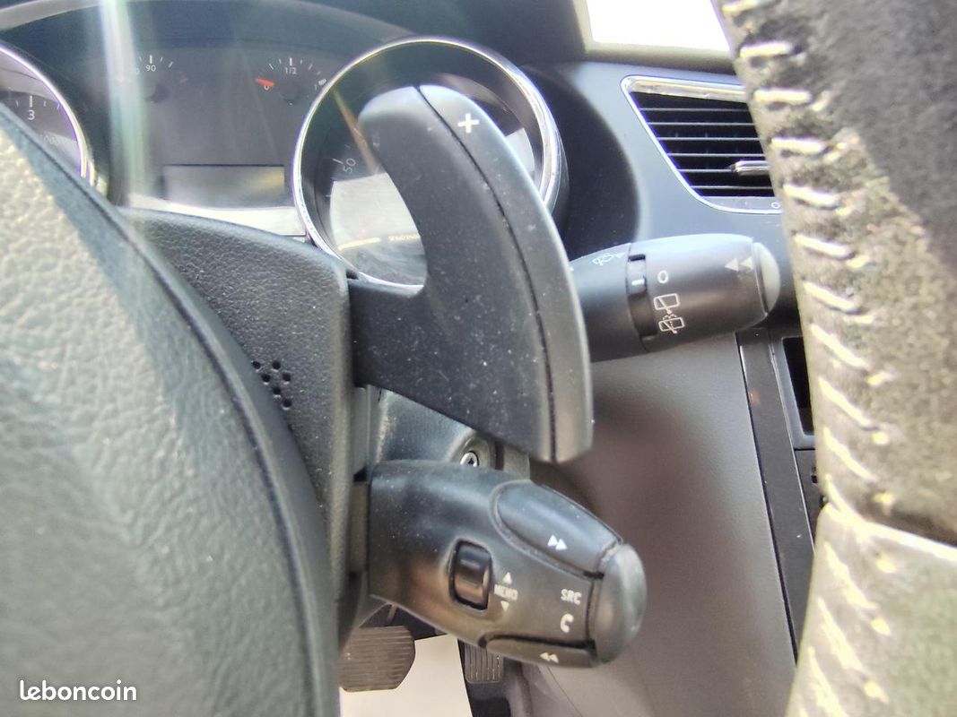 PEUGEOT 3008 1.6 e-HDi FAP - 115 - BV MP6 Business Pack PHASE 1 (image 23)