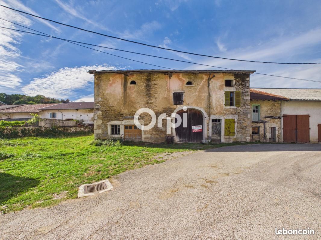 Maison 6 pièces 200 m² · à Saint-Hymetière-sur-Valouse · 200 m² · 39 000 €