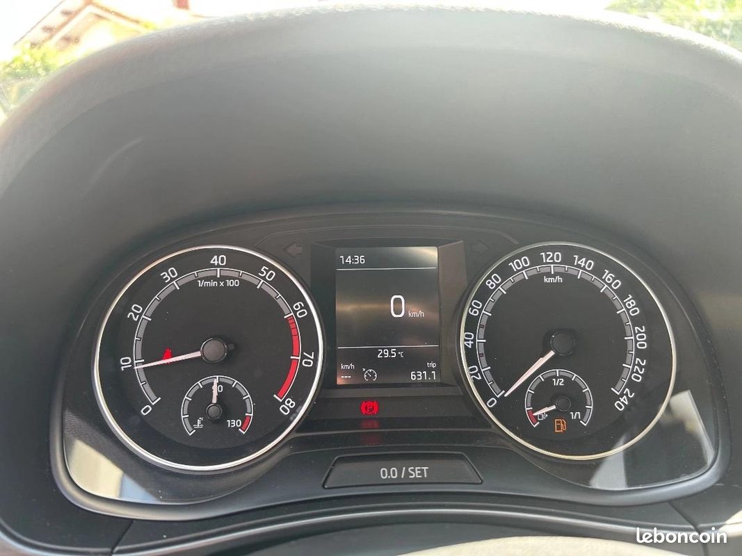 Skoda Fabia 1.0 L MPI 60 CH EDITION / GARANTIE 6 MOIS (image 20)