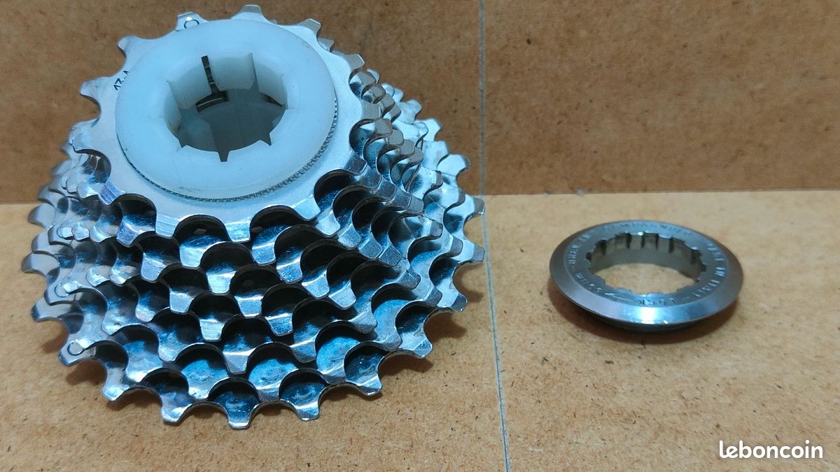 BOUTON POUSSOIR À Voyant neptune legrand avec voyant inclus EUR 10,00