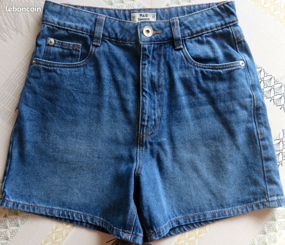 Short En Jean Bilook Taille 12 Ans Pour Fille - Style Découpé Bleu - Occasion Très Bon état