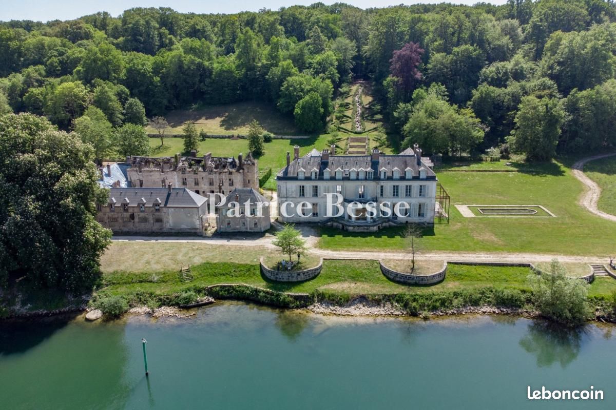 Maison 10 pièces 1000 m² · à Fontainebleau · 1 000 m² · 8 900 000 €