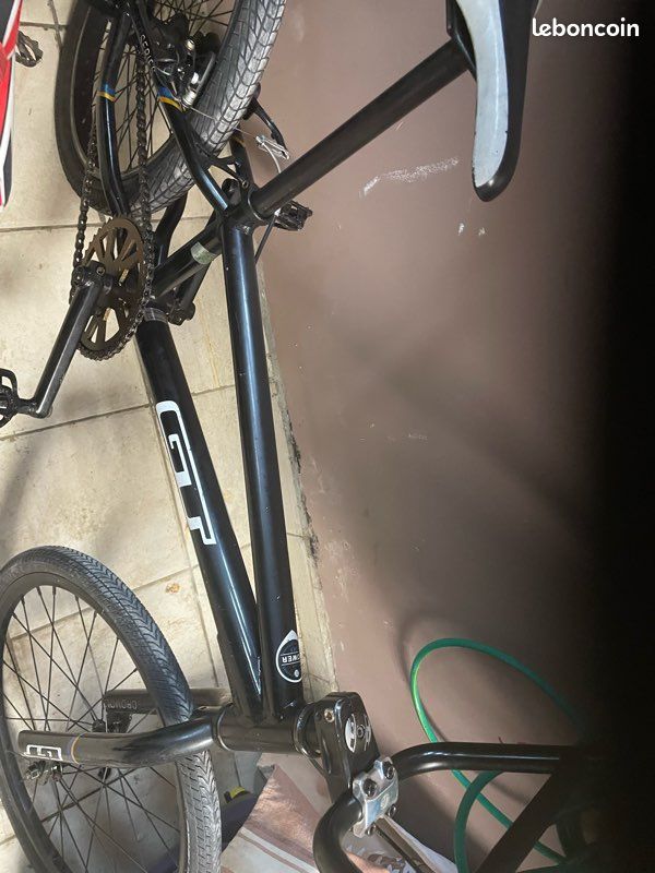 Vente BMX GT race jeux dans le pédalier (image 1)