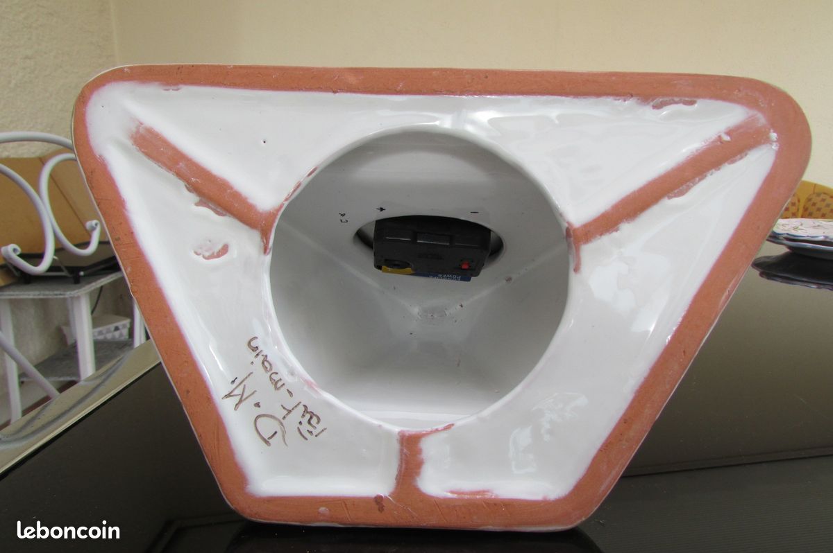 Pendule pyramidale en faience de Martres (image 6)