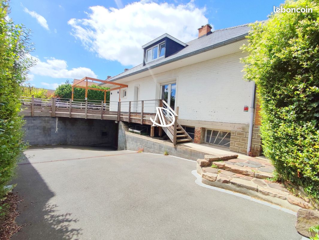 Maison 5 pièces 163 m² · à Camphin-en-Carembault · 163 m² · 329 000 €